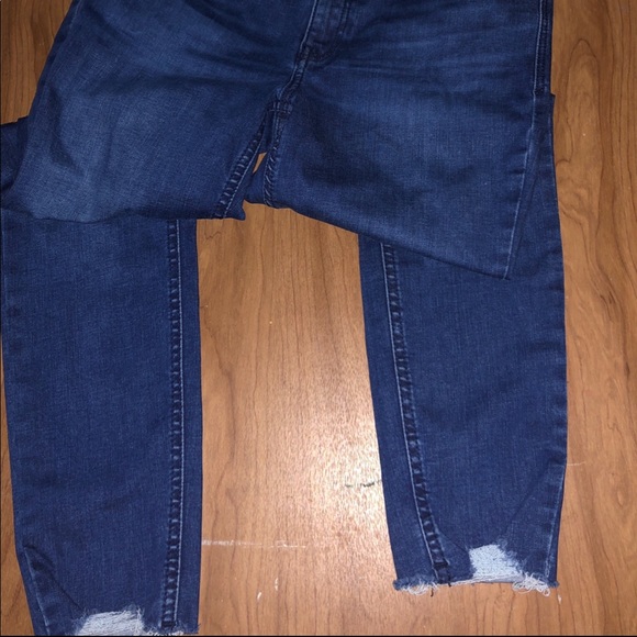 Old Navy Sculpted Jeans - Picture 2 of 4